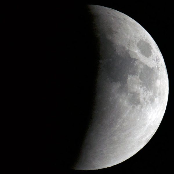 Lunar eclipse, September 27, 2015, DSLR, umbral phase, 9:36:40 p.m. EDT.