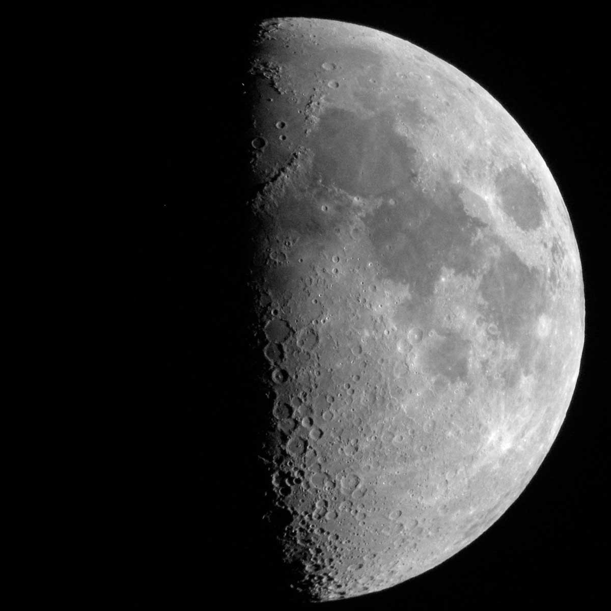 First quarter moon, January 1, 2012 Benweb 3.2